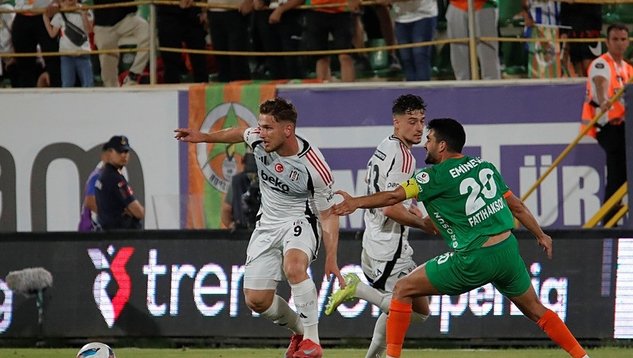 KARTAL ÜÇÜNCÜLÜĞÜ KAÇIRDI:1-1 Beşiktaş, küme düşmeme mücadelesi veren Alanyaspor ile deplasmanda 1-1 berabere
