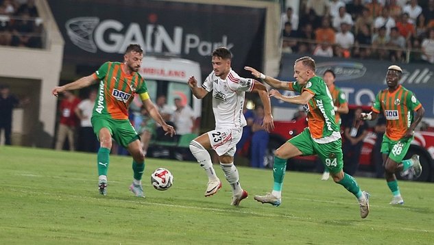 Trendyol Süper Lig'in 4. haftasında Beşiktaş, Corendon Alanyaspor deplasmanına konuk