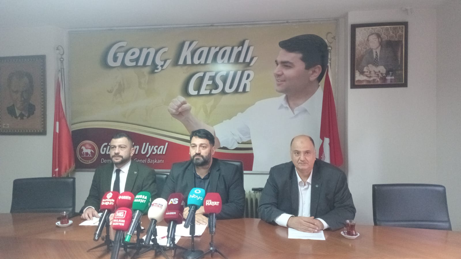 Bursa’nın üç demokratik siyasi partisi, Cumhuriyetimizin 102. yıl dönümünü coşku