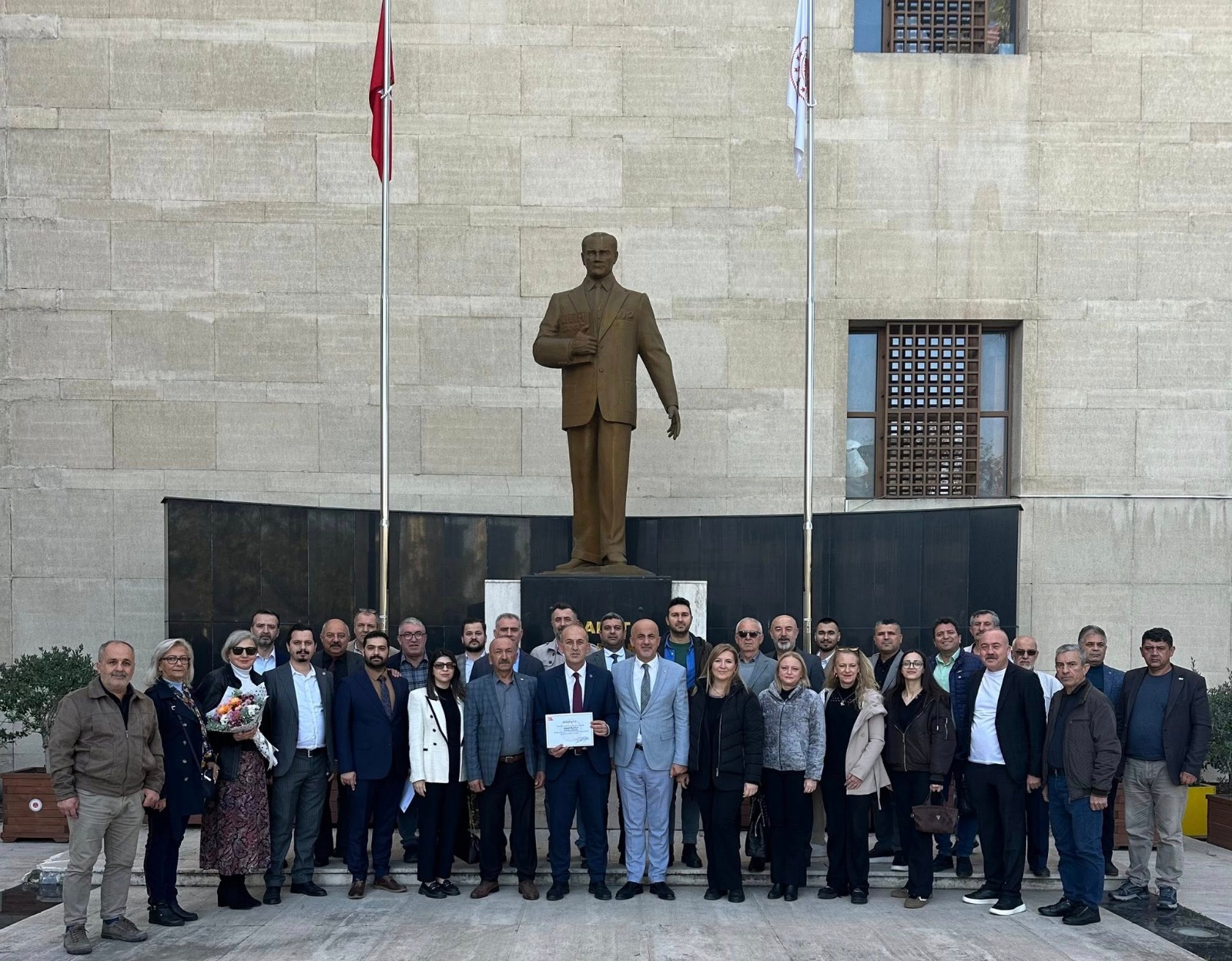İYİ Parti Bursa İl Başkanlığı’nda kongre sürecinin tamamlanmasının ardından yeni