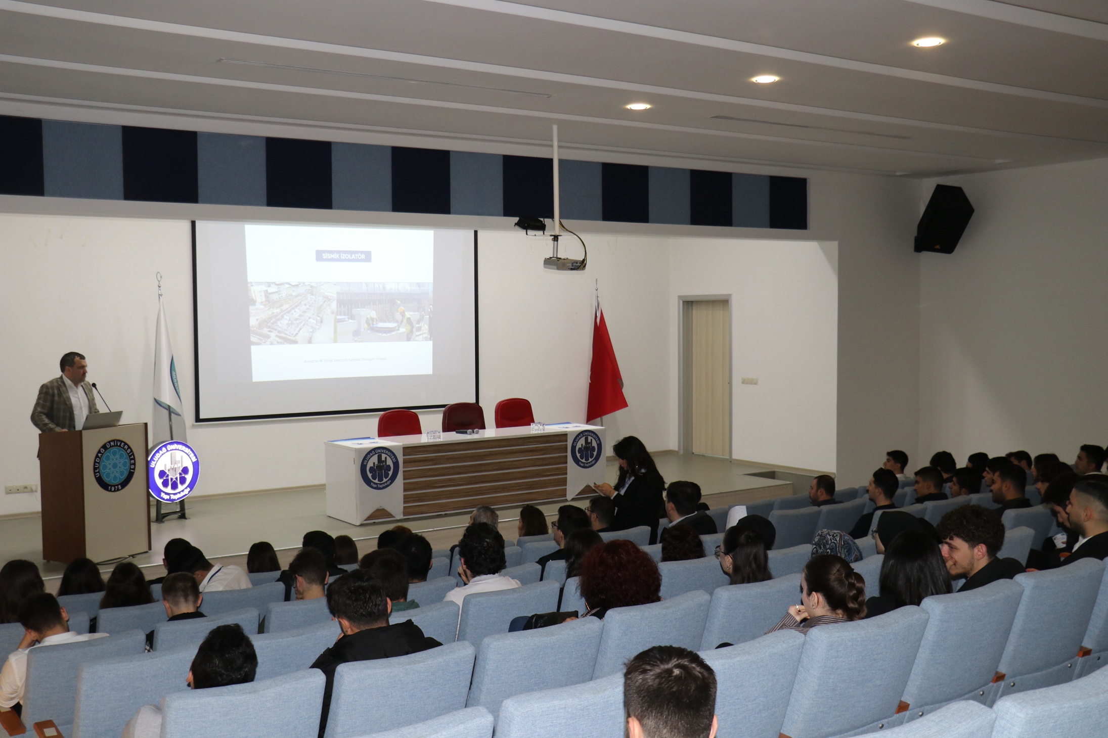 Bursa Uludağ Üniversitesi Yapı Topluluğu tarafından düzenlenen “3.Sektörle Buluşma” etkinliği