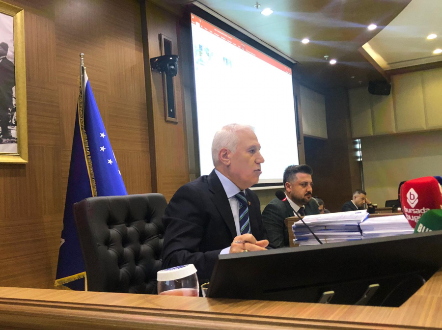 Bursa Büyükşehir Belediye Başkanı Mustafa Bozbey, arıcılık yapan ya da