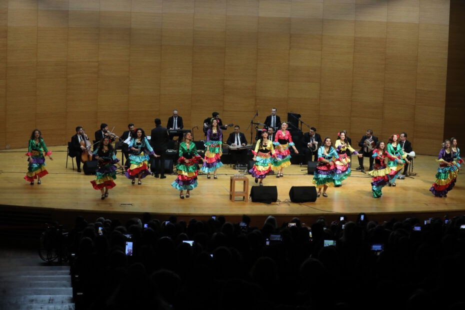 Bursa’da Balkan ve Roman Çoşkusu Bursa Büyükşehir Belediyesi Orkestra Şube Müdürlüğü Çalgıcı Mektebi Orkestrası tarafından