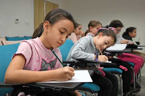 Osmangazi Belediyesi tarafından düzenlenen Küçük Yazarlar Atölyesi’nin ikinci serisi, Emek