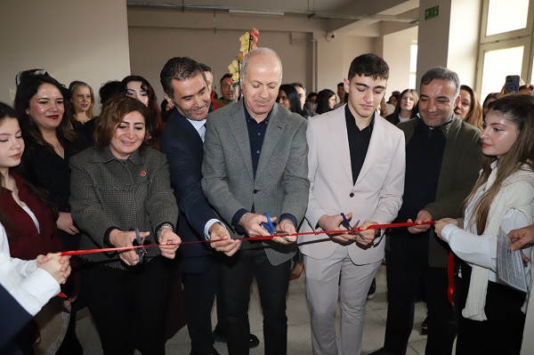 Bursa Şehit Ömer Halisdemir Mesleki ve Teknik Anadolu Lisesi Grafik