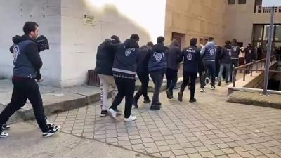 Bursa'da yasa dışı bahis sitelerini yönettikleri ve vatandaşları mağdur ettikleri