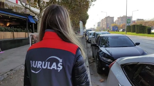 Baki Bekar, Orhangazi’de uygulanan yüksek otopark ücretlerine sert sözlerle yüklendi.