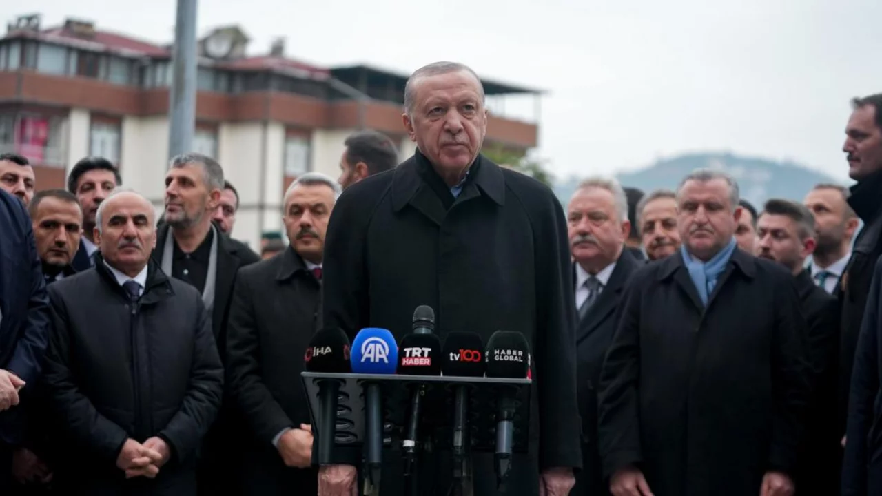 Bayram namazını Rize Güneysu'da kılan Cumhurbaşkanı Recep Tayyip Erdoğan, namazın