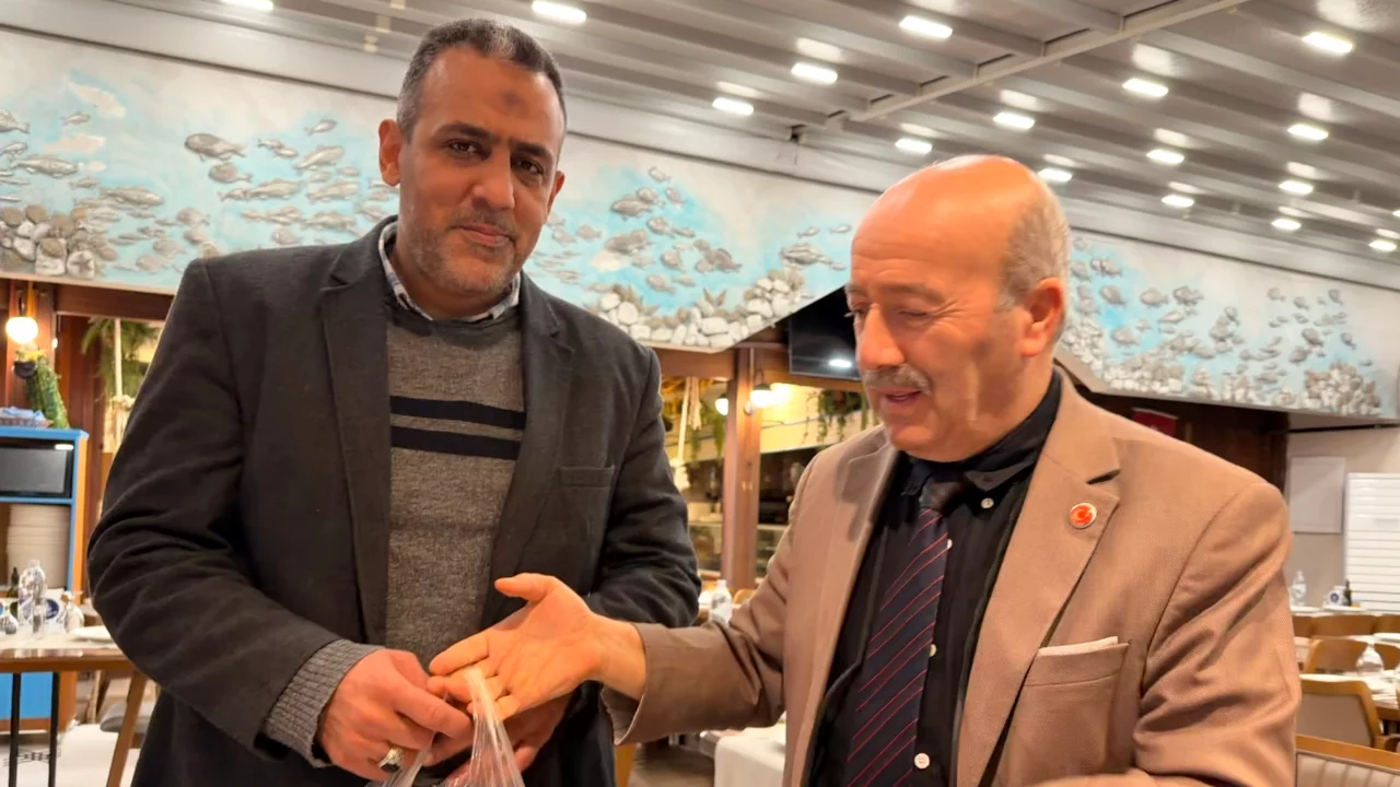 Bursa'nın Nilüfer ilçesinde balık restoranı bulunan Maşallah Kocaman, Ramazan ayında