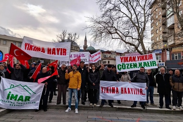 Türkiye’de yıllardır çözülemeyen imar ve yapı kayıt sorunları, binlerce ailenin