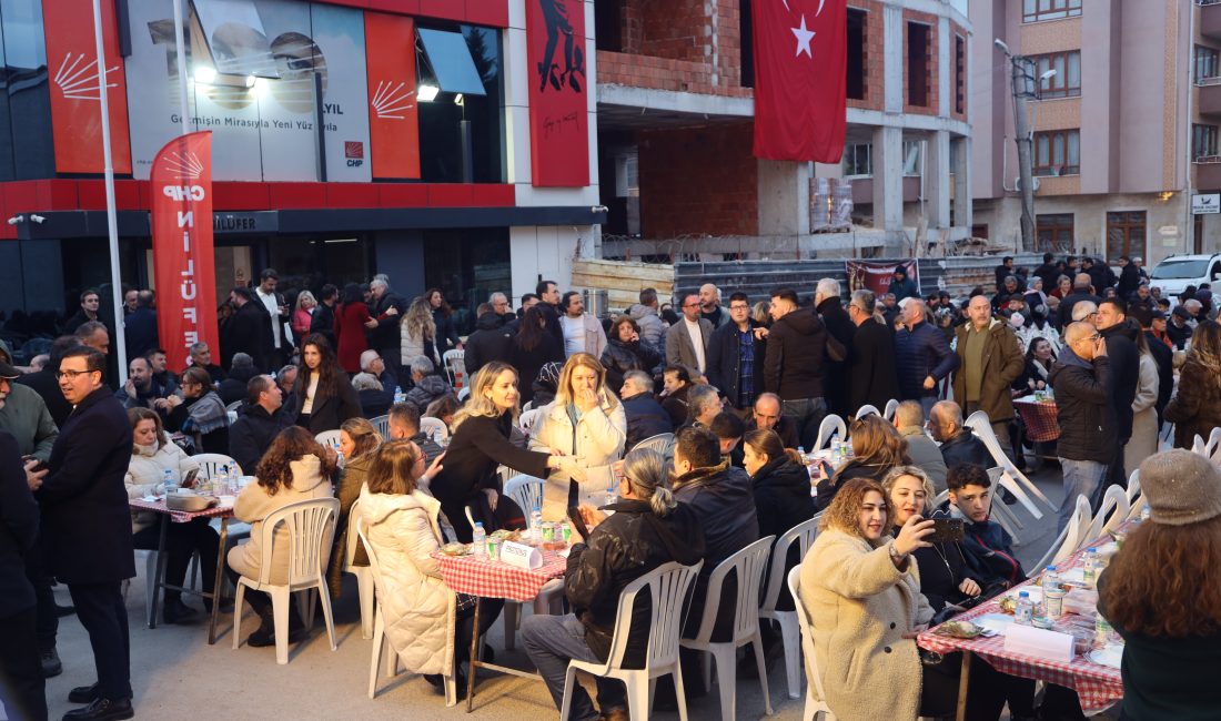 Cumhuriyet Halk Partisi Nilüfer İlçe Başkanlığı tarafından düzenlenen Sokak İftar