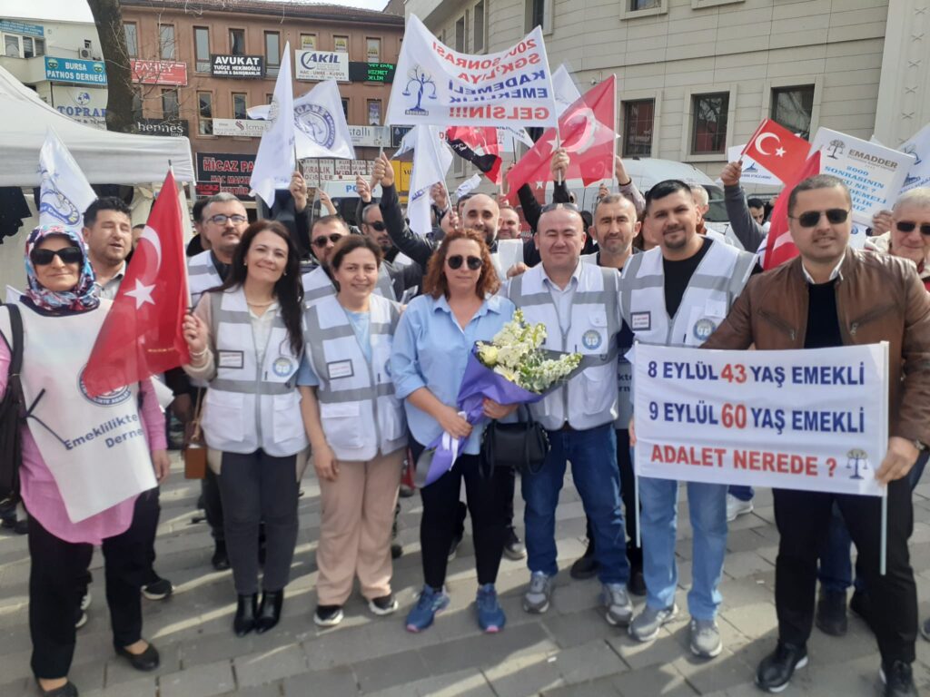 EMEDFED Genel Başkan Yardımcısı Alper Özüpak, emeklilik sistemindeki adaletsizliklere karşı