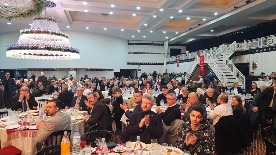BAŞ BURSA TEŞKİLATIYLA İFTARDA BULUŞTU Bağımsız Türkiye Partisi (BTP) Genel Başkanı Hüseyin Baş partisinin Bursa