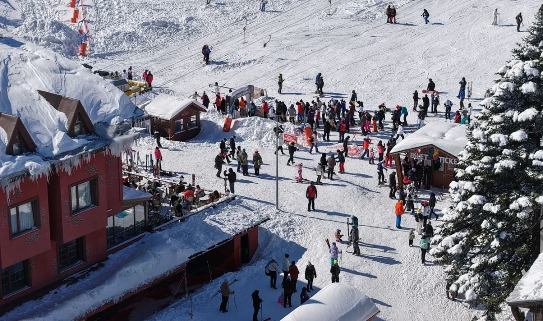 Türkiye'nin önemli kış turizm merkezlerinden Uludağ'da kar kalınlığı 170 santimetreye