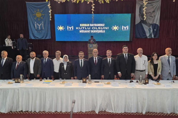 İYİ Parti Bursa İl Başkanlığı'nın düzenlediği bayramlaşma programında konuşan İl