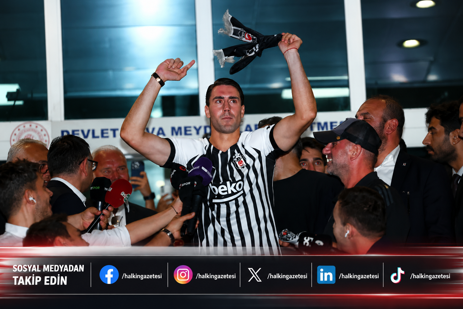 Beşiktaş’ın transferi için prensip anlaşmasına vardığı Sırp golcü Dusan Vlahovic,